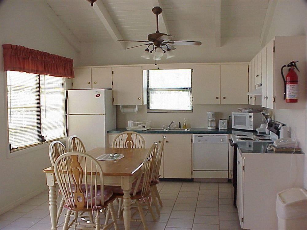 Pelican Beach Villas Marsh Harbour Rum bild